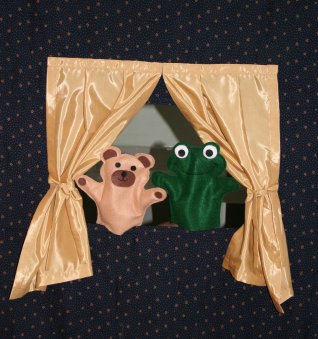 doorway-puppet-theatre-2