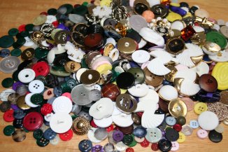 A pile of assorted buttons