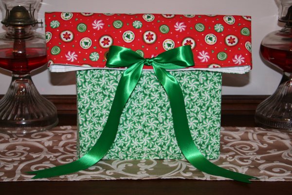 Grommet bow gift bag
