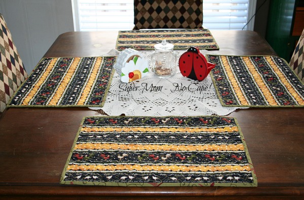roosters and hens placemats