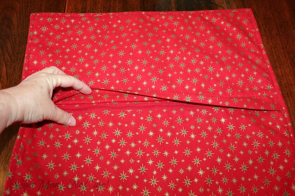 Concealed zipper on the pillow cover for Debbie