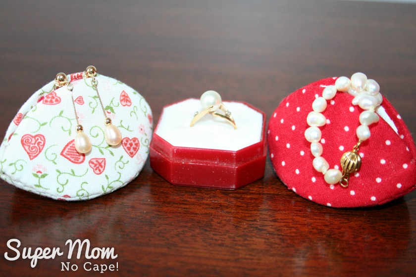 Last Minute Valentine's Gift Ideas - Valentine Pips as Jewelry gift boxes