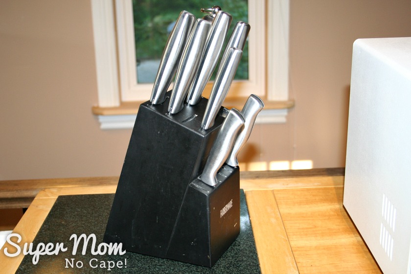How to Set Up a Kitchen on the Cheap - knife block set