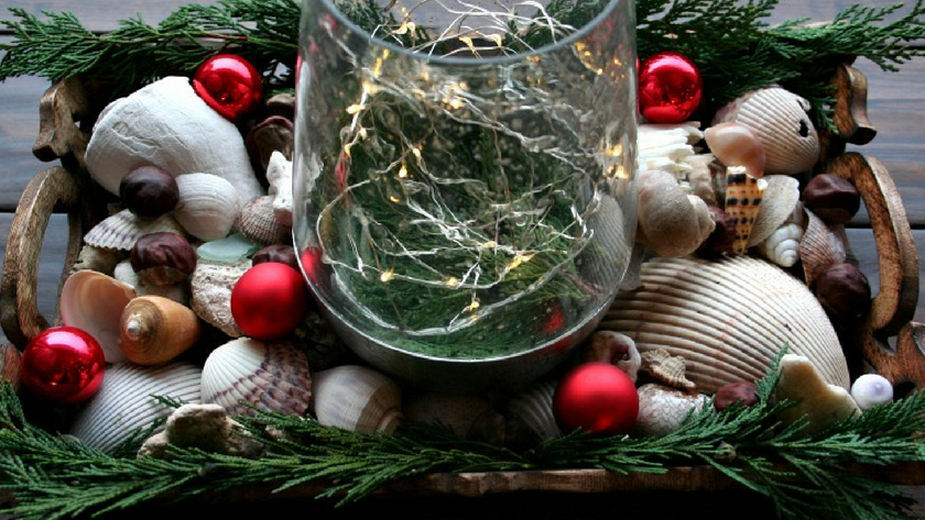 10 Elegant Ways to Bring the Beach Into Your Christmas Decor