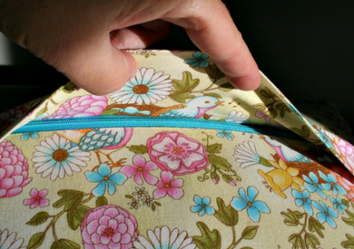 How to Make a Concealed Zipper Pillow Back