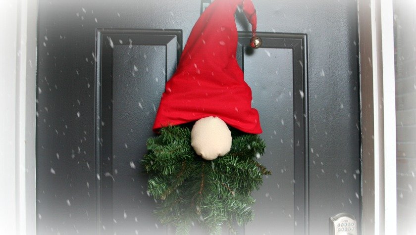 DIY Christmas Gnome Wreath